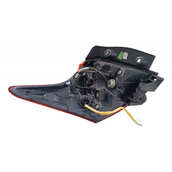 Lanterna Traseira Direita Toyota Yaris 2019 2020 A 2024 Direito/passageiro Vermelho