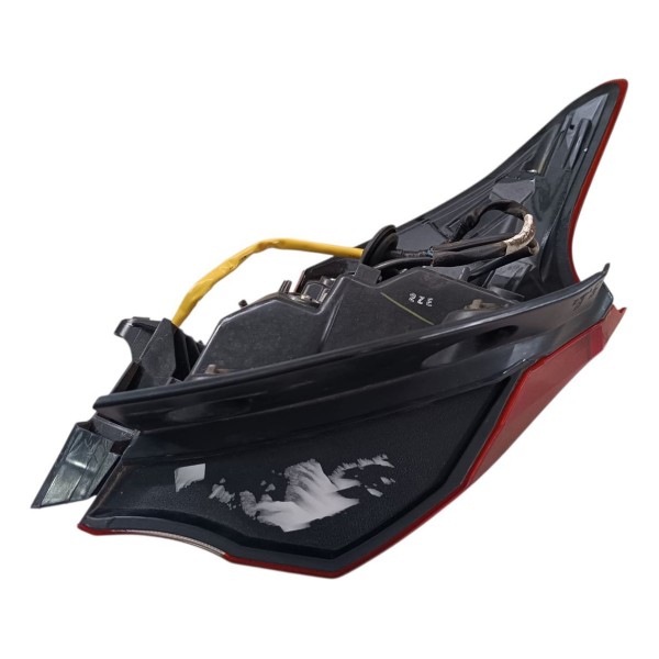 Lanterna Traseira Direita Toyota Yaris 2019 2020 A 2024 Direito/passageiro Vermelho