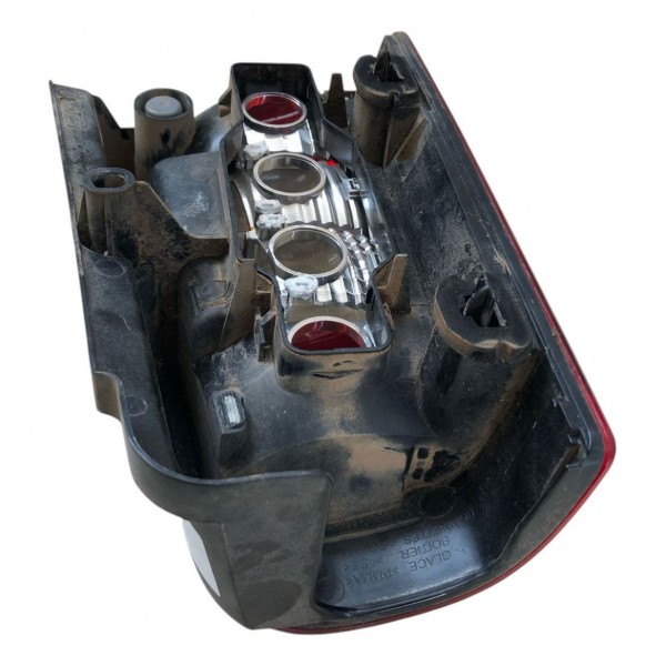 Lanterna Direita Peugeot Partner 2014 2015 A 2020 Original Direito/passageiro Vermelho