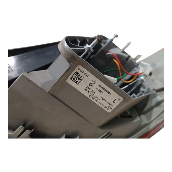 Lanterna Esquerda Mercedes B200 2013 2014 2015 2018 Original Esquerdo/motorista Vermelho