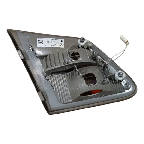 Lanterna Direita Mercedes B200 2013 2014 2018 Aplique Tampa Direito/passageiro Vermelho