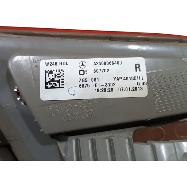 Lanterna Direita Mercedes B200 2013 2014 2018 Aplique Tampa Direito/passageiro Vermelho