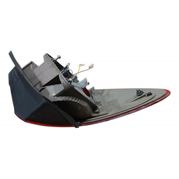 Lanterna Direita Mercedes B200 2013 2014 2015 2018 Original Direito/passageiro Vermelho
