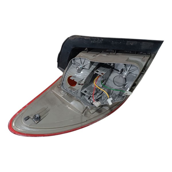 Lanterna Direita Mercedes B200 2013 2014 2015 2018 Original Direito/passageiro Vermelho