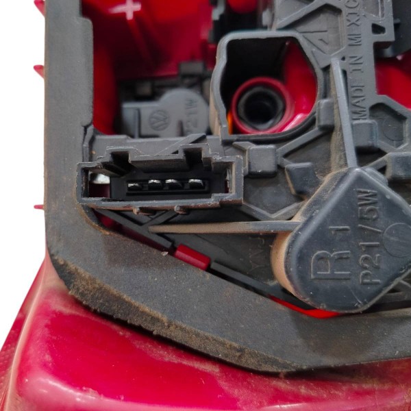 Lanterna Direita Vw Jetta 2011 2012 2013 2014 Original Direito/passageiro Vermelho
