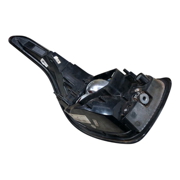 Lanterna Direita Fiat Toro 2017 2018 2020 2021 2023 Original Direito/passageiro Vermelho