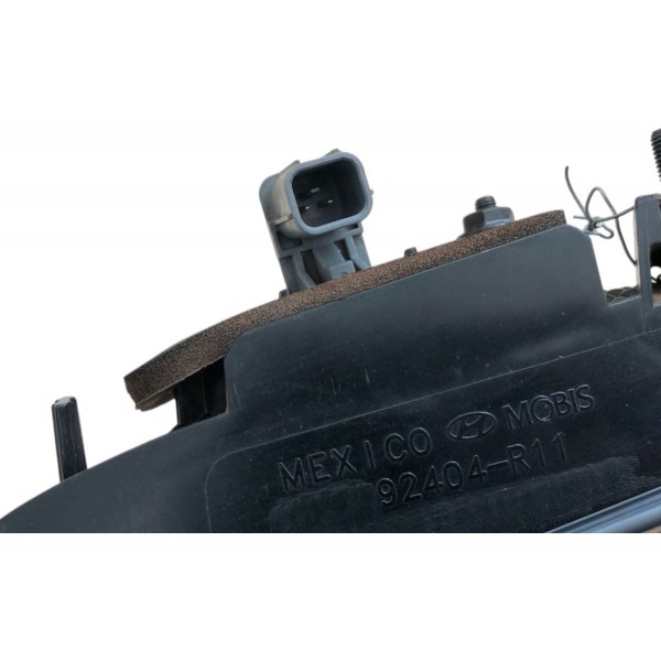 Lanterna Direita Hb20 2020 2021 2022 2023 Aplique Tampa Fumê Direito/passageiro Vermelho