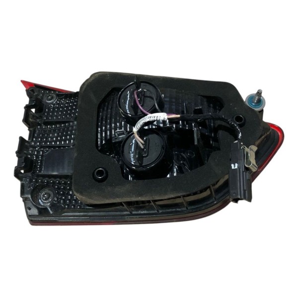 Lanterna Esquerda Onix Sedan 2020 2022 2025 Aplique Tampa Direito/passageiro Vermelho