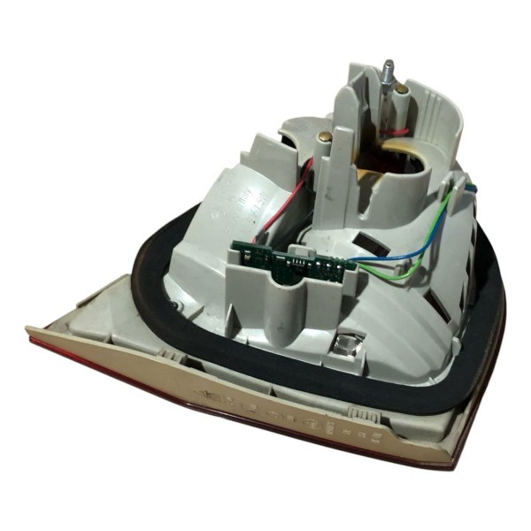 Lanterna Esquerda Bmw 335i 2009 2010 2011 Aplique Tampa Tras Esquerdo/motorista Vermelho