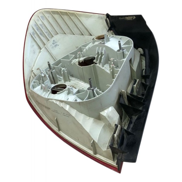 Lanterna Direita Bmw 118i 2007 2008 2009 2010 2012 Original Direito/passageiro Vermelho