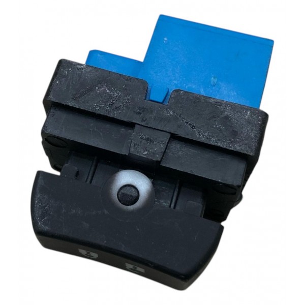 Botão Trava Porta Dianteira Esquerda Tracker 2015 2016 2019