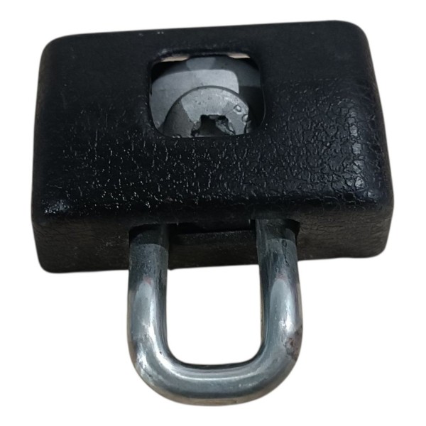 Batente Inferior Porta Mala Clio Sandero Logan Symbol Scenic