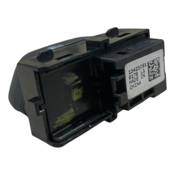 Botão Trava Porta Dianteira Esquerda Gm Cruze 2017 A 2022