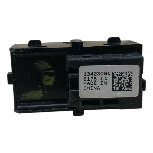 Botão Trava Porta Dianteira Esquerda Gm Cruze 2017 A 2022