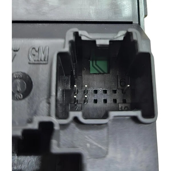 Botão Vidro Elétrico Cruze Tracker Dianteira Direita 11-16