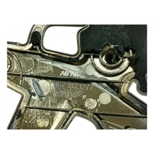 Emblema Logo Tampa Traseira Peugeot 208 9673873277 Original Prata