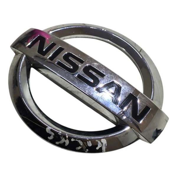 Emblema Dianteiro Nissan March 2013 2014 2015 2016 Prateado