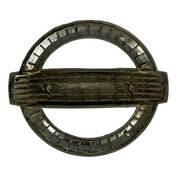 Emblema Dianteiro Nissan March 2013 2014 2015 2016 Prateado