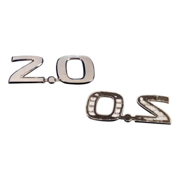 Emblema 2.0 Original Nissan Sentra 2015 Cromado