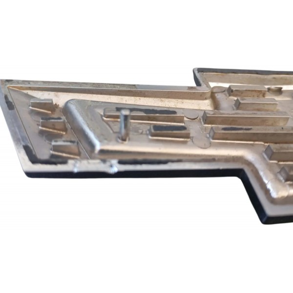 Emblema Chevrolet Dourado Traseiro Montana 2012 A 2016 Dourado