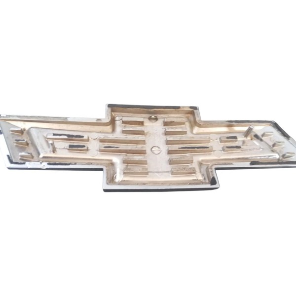 Emblema Chevrolet Dourado Traseiro Montana 2012 A 2016 Dourado