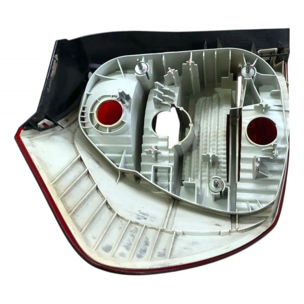 Lanterna Direita Bmw 118i 2007 2008 2009 2010 2012 Original  Direito/passageiro Vermelho