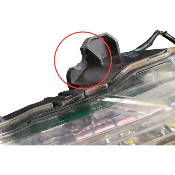 Farol Milha Esquerdo Drl Chevrolet Cruze 2015 Detalhe  Branco