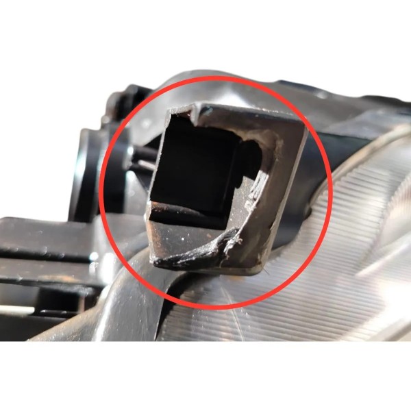 Farol Esquerdo Suzuki Sx4 2010 2011 2012 Detalhe Esquerdo/motorista