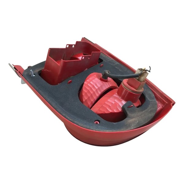 Lanterna Traseira Direita Vw Gol G4 2005 2008 2010 2012 Direito/passageiro Vermelho