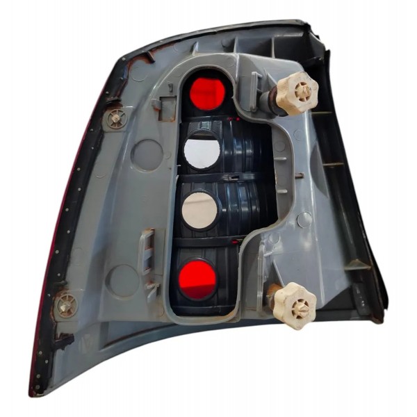 Lanterna Traseira Direita Astra Hatch 1999 2000 2001 Detalhe Direito/passageiro