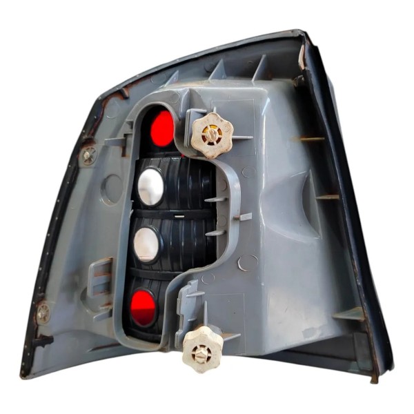 Lanterna Traseira Direita Astra Hatch 1999 2000 2001 Detalhe Direito/passageiro