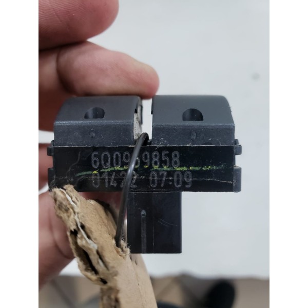 Botão Comando Vidro Esquerdo Saveiro G5 G6 2011 2012 A 2016