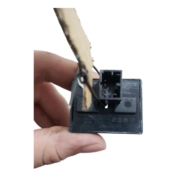 Botão Comando Vidro Esquerdo Saveiro G5 G6 2011 2012 A 2016